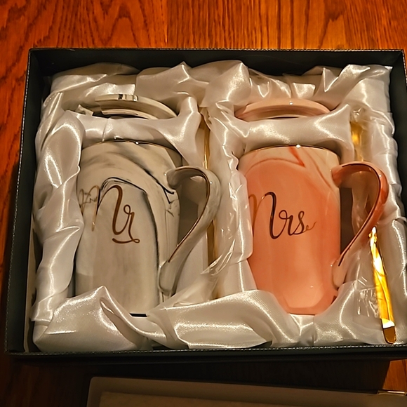 Mr and Mrs Coffee Mug Set - Picture 3 of 3